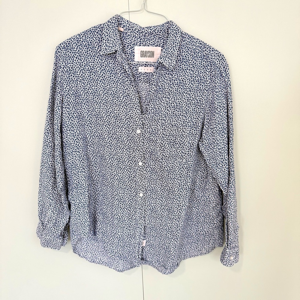 GRAYSON Women’s The Hero Buttondown Linen Birds Print in Navy Blue - Picture 2 of 11